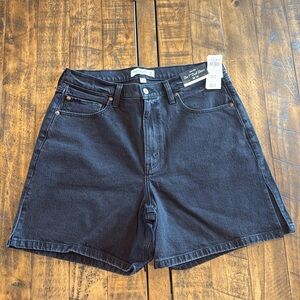 N WT Abercrombie & Fitch Curve Love High Rise Dad Short
Size 32/14